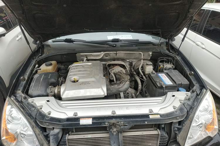 Used Roewe W5 2014 1.8T 2WD Automatic Tharu Special Edition Engine Bay