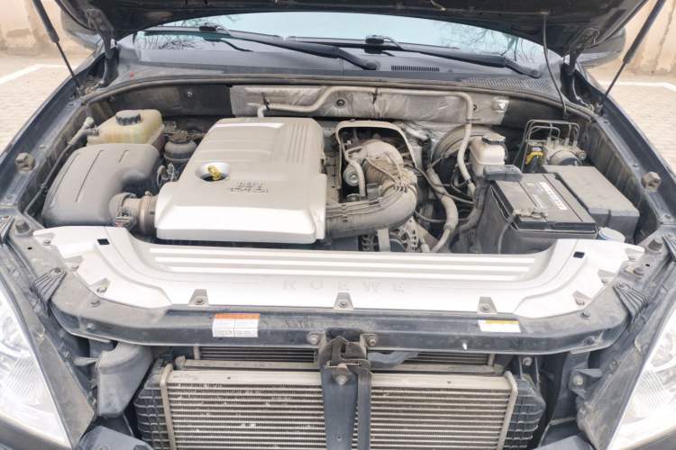 Used Roewe W5 2014 1.8T 2WD Automatic Tharu Special Edition Engine Bay