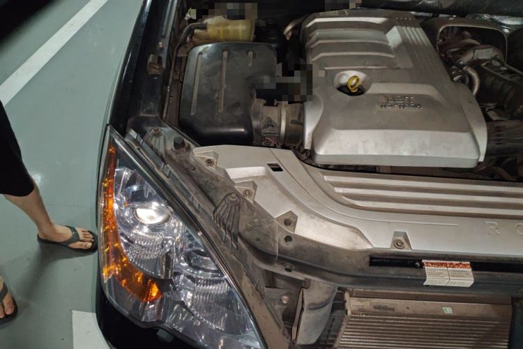 Used Roewe W5 2014 1.8T 2WD Automatic Tharu Special Edition Engine Bay Right