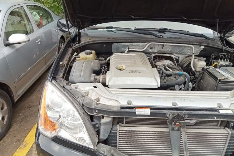 Used Roewe W5 2014 1.8T 2WD Automatic Tharu Special Edition Engine Bay Right