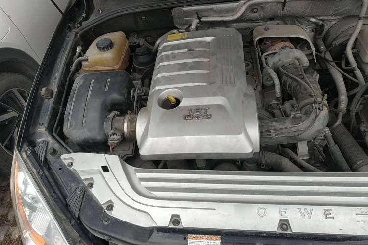 Used Roewe W5 2014 1.8T 2WD Automatic Tharu Special Edition Engine Bay Right