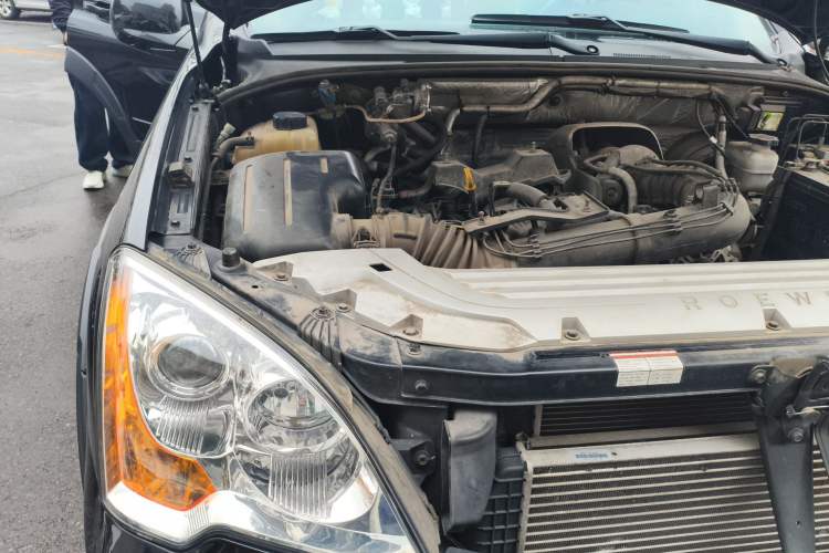 Used Roewe W5 2014 1.8T 2WD Automatic Tharu Special Edition Engine Bay Right