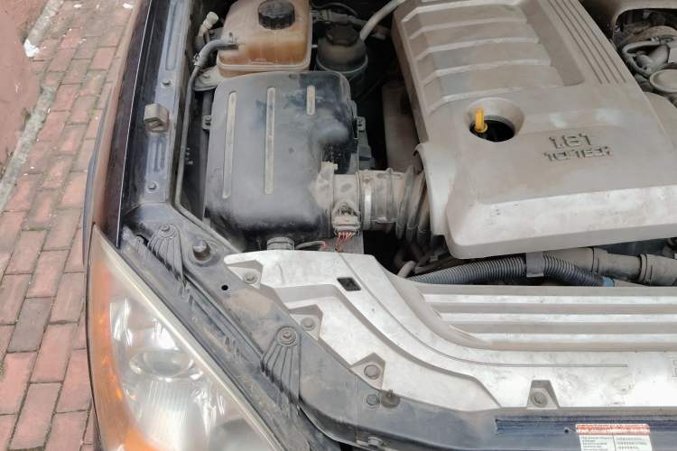 Used Roewe W5 2014 1.8T 2WD Automatic Tharu Special Edition Engine Bay Right