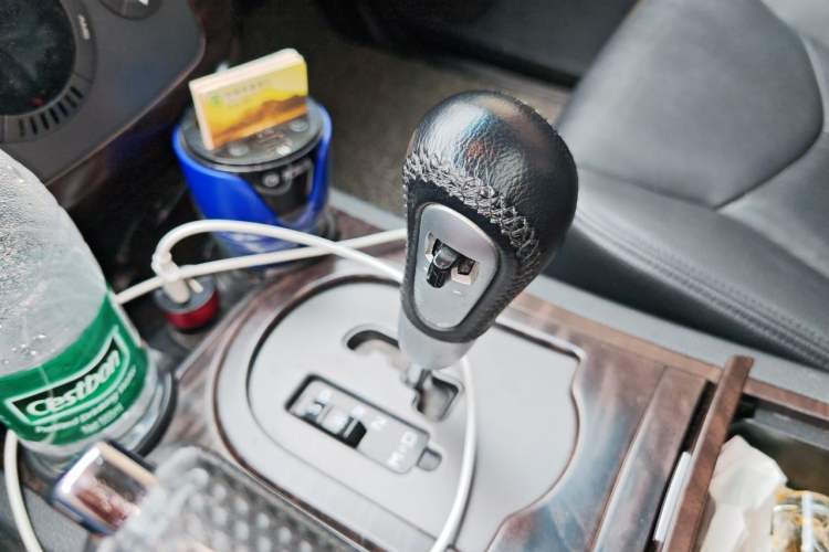 Used Roewe W5 2014 1.8T 4WD Automatic Haoyu Special Edition Gear Lever