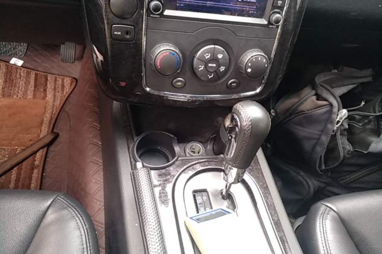 Used Roewe W5 2014 1.8T 2WD Automatic Tharu Special Edition Gear Lever