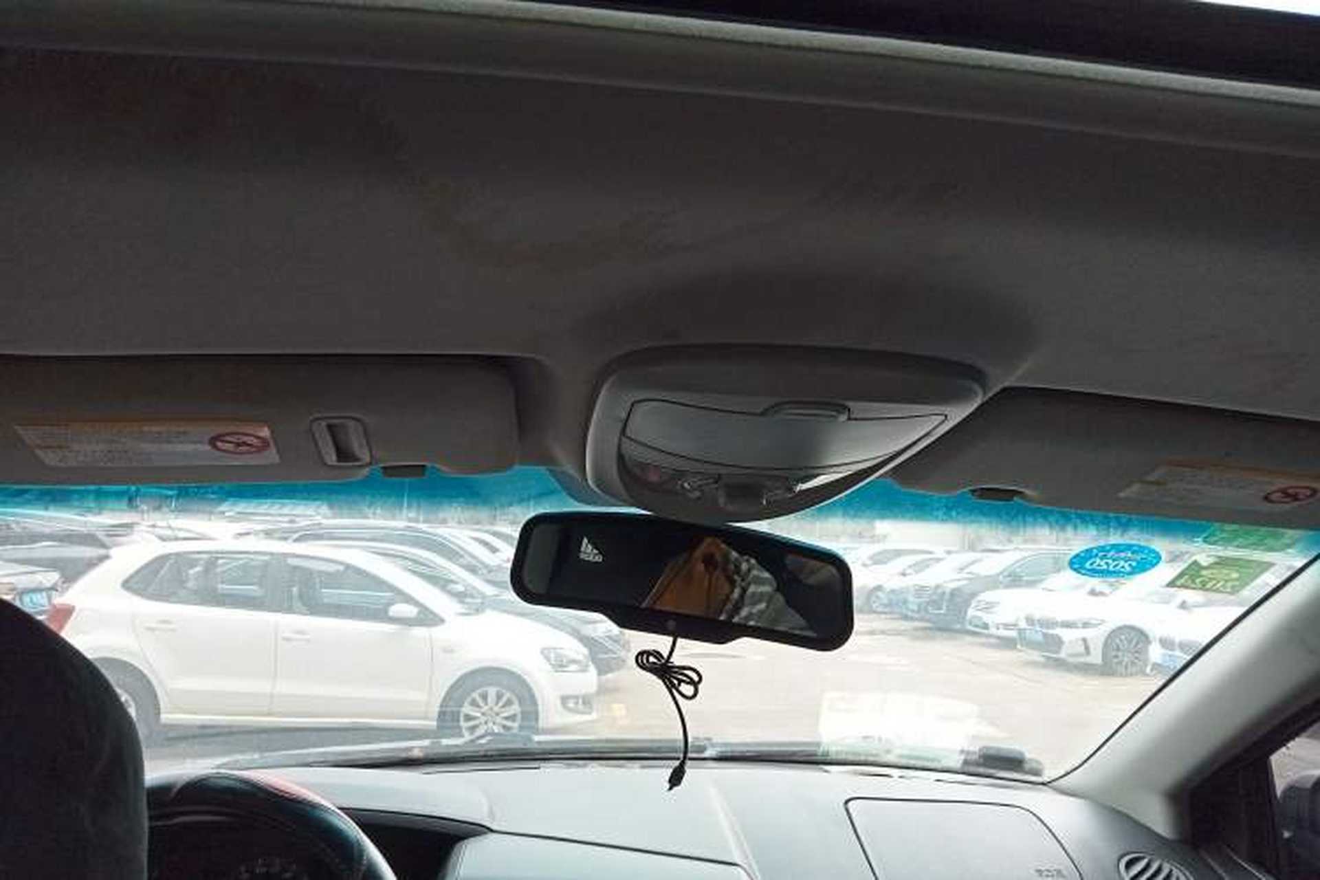 Used Roewe W5 2014 1.8T 2WD Automatic Tharu Special Edition Headliner