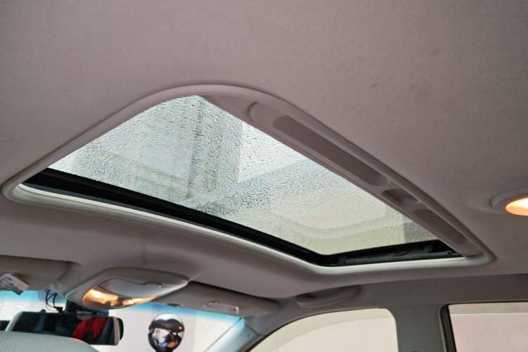 Used Roewe W5 2014 1.8T 4WD Automatic Haoyu Special Edition Headliner