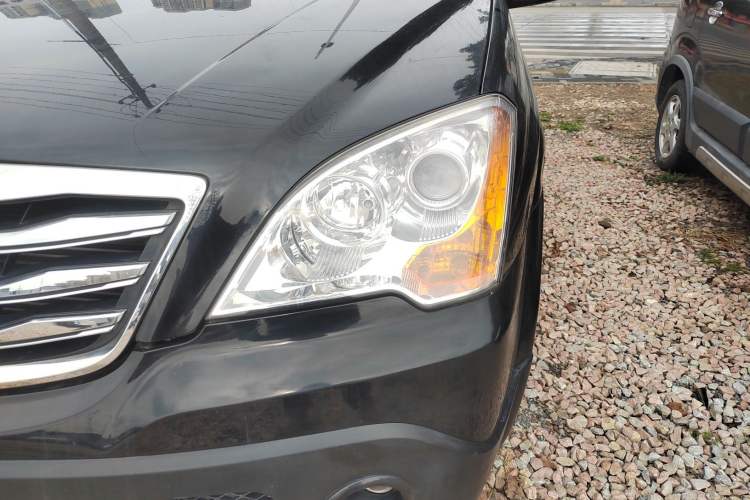 Used Roewe W5 2014 1.8T 2WD Automatic Tharu Special Edition Left Front Headlight