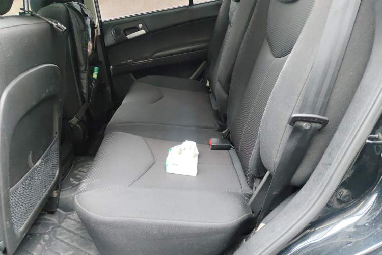 Used Roewe W5 2014 1.8T 2WD Automatic Tharu Special Edition Left Rear Seat