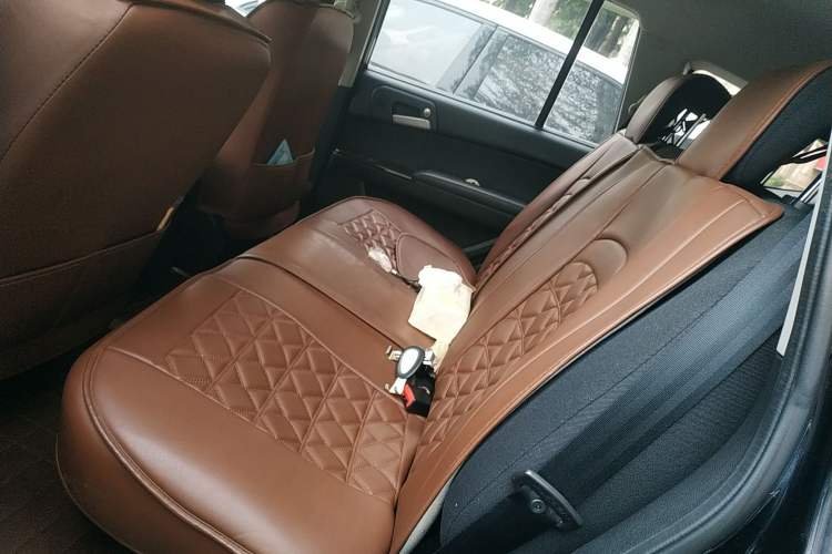 Used Roewe W5 2014 1.8T 2WD Automatic Tharu Special Edition Left Rear Seat