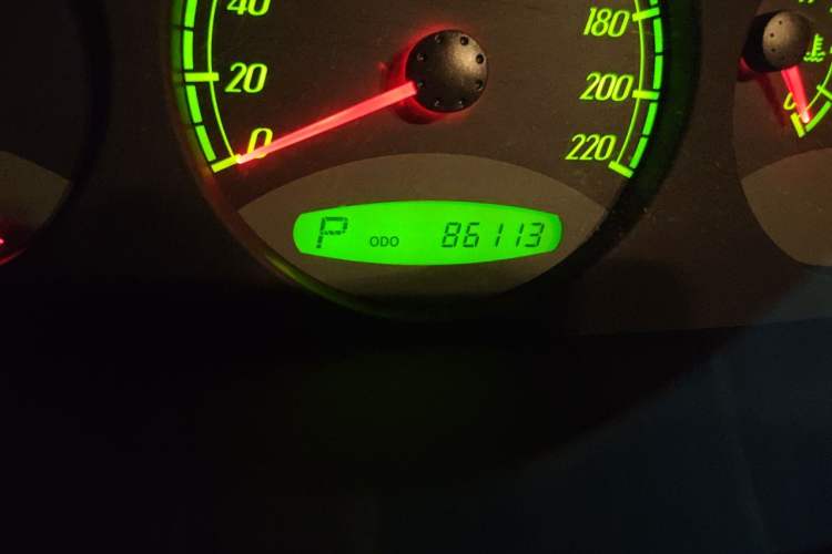 Used Roewe W5 2014 1.8T 2WD Automatic Tharu Special Edition Odometer Close Up