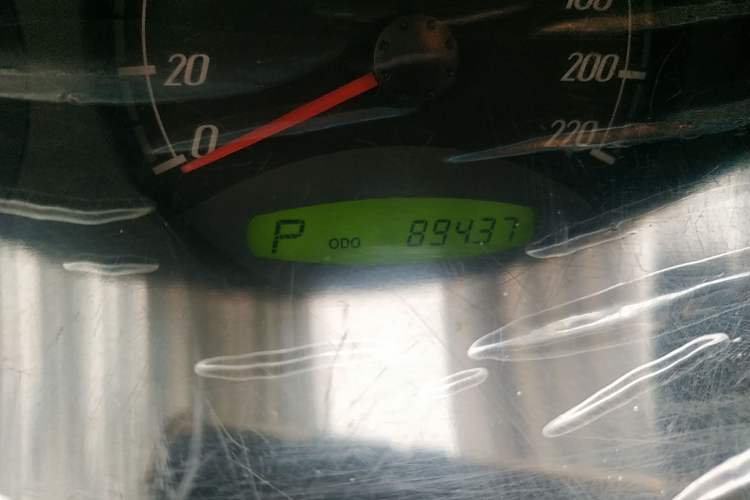 Used Roewe W5 2014 1.8T 2WD Automatic Tharu Special Edition Odometer Close Up