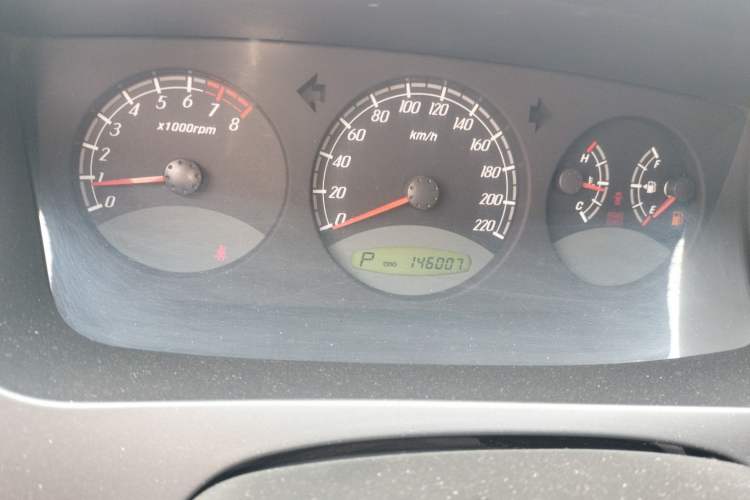 Used Roewe W5 2014 1.8T 2WD Automatic Tharu Special Edition Odometer Close Up