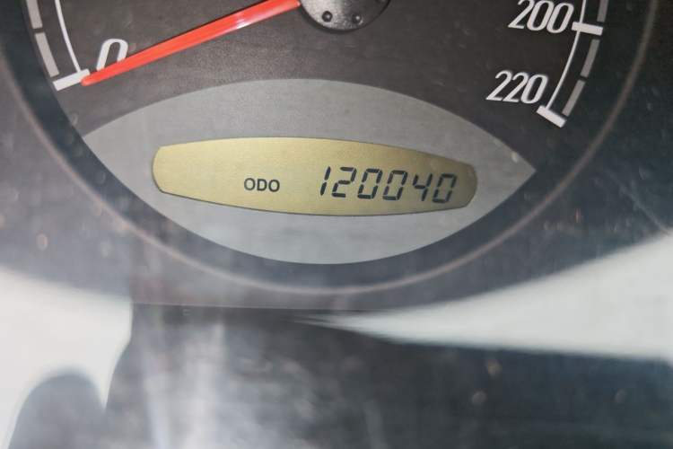 Used Roewe W5 2014 1.8T 4WD Automatic Haoyu Special Edition Odometer Close Up