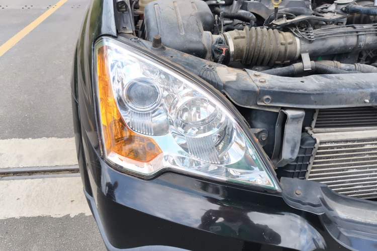 Used Roewe W5 2014 1.8T 2WD Automatic Tharu Special Edition Right Front Headlight