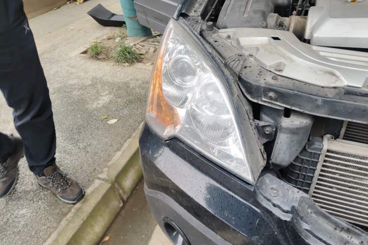 Used Roewe W5 2014 1.8T 2WD Automatic Tharu Special Edition Right Front Headlight