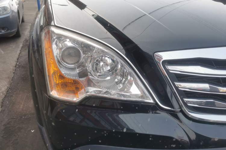 Used Roewe W5 2014 1.8T 4WD Automatic Haoyu Special Edition Right Front Headlight