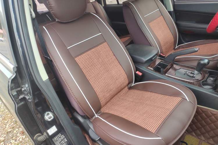 Used Roewe W5 2014 1.8T 2WD Automatic Tharu Special Edition Right Front Seat
