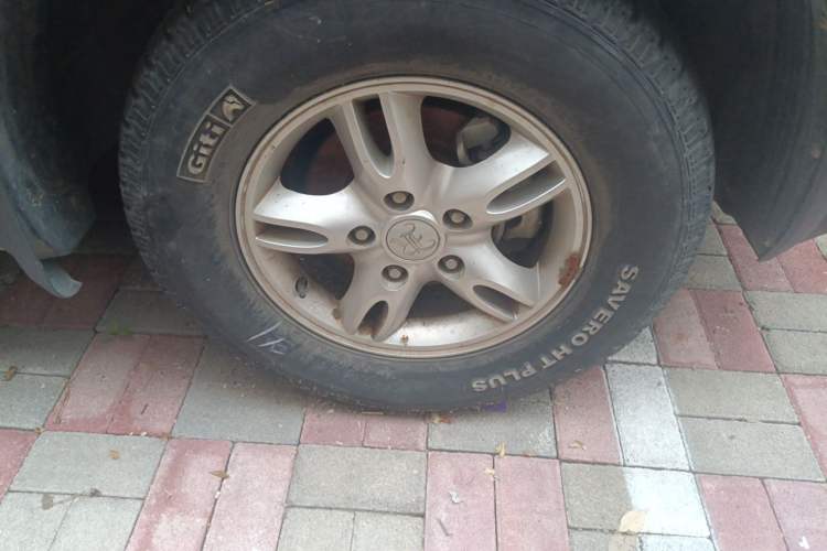 Used Roewe W5 2014 1.8T 2WD Manual Chiyu Special Edition Right Front Wheel Hub