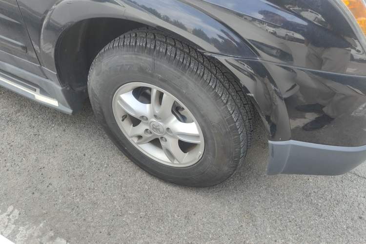 Used Roewe W5 2014 1.8T 2WD Automatic Tharu Special Edition Right Front Wheel Hub