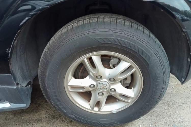 Used Roewe W5 2014 1.8T 2WD Automatic Tharu Special Edition Right Front Wheel Hub