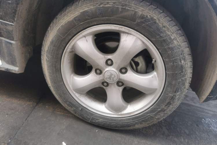 Used Roewe W5 2014 1.8T 4WD Automatic Haoyu Special Edition Right Front Wheel Hub