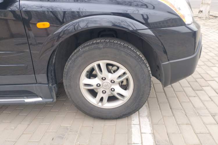 Used Roewe W5 2014 1.8T 2WD Automatic Tharu Special Edition Right Front Wheel Hub