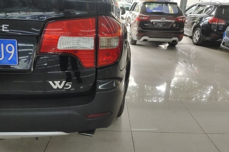 Used Roewe W5 2014 1.8T 2WD Automatic Tharu Special Edition Right Rear Taillight