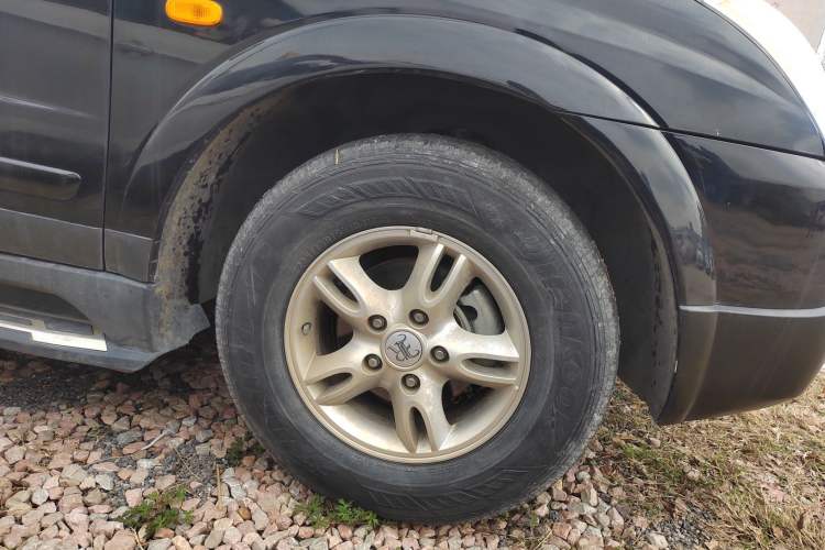 Used Roewe W5 2014 1.8T 2WD Automatic Tharu Special Edition Right Rear Wheel Hub