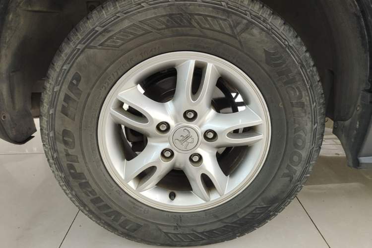 Used Roewe W5 2014 1.8T 2WD Automatic Tharu Special Edition Right Rear Wheel Hub