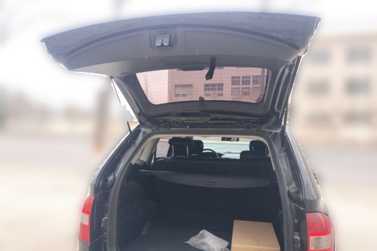 Used Roewe W5 2014 1.8T 2WD Automatic Tharu Special Edition Trunk