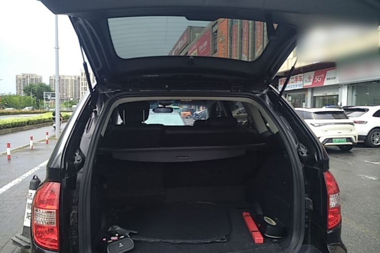 Used Roewe W5 2014 1.8T 2WD Automatic Tharu Special Edition Trunk