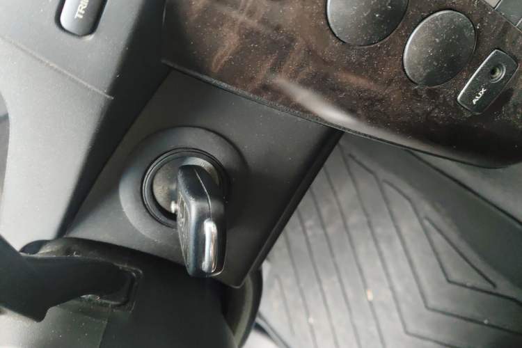 Used Roewe W5 2014 1.8T 2WD Automatic Tharu Special Edition Vehicle Key