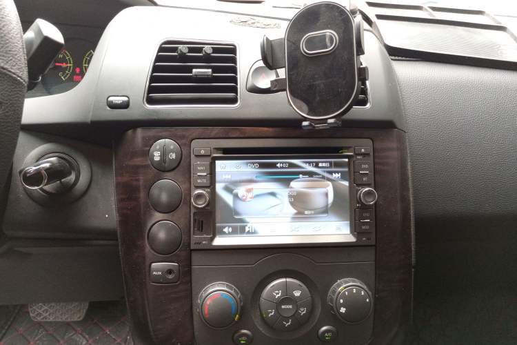 Used Roewe W5 2014 1.8T 2WD Automatic Tharu Special Edition Audio And AC Panel