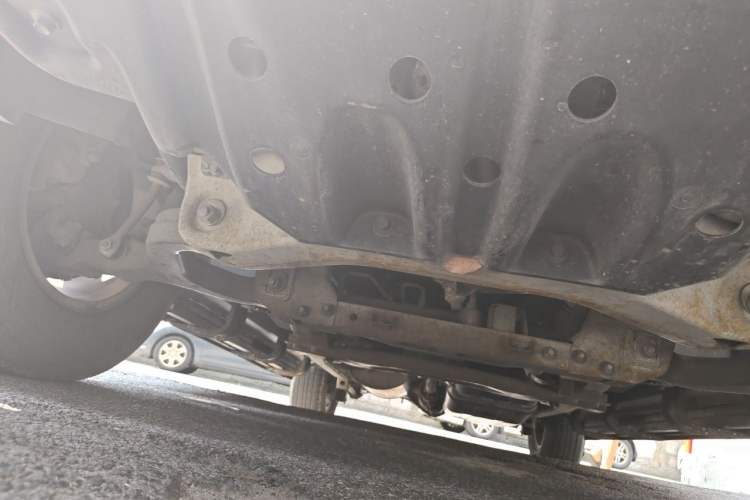 Used Roewe W5 2014 1.8T 2WD Automatic Tharu Special Edition Chassis Front