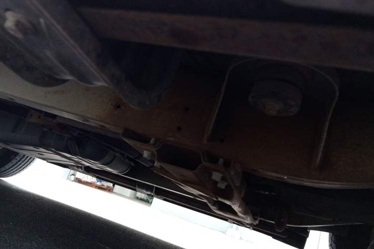 Used Roewe W5 2014 1.8T 2WD Automatic Tharu Special Edition Chassis Front Right