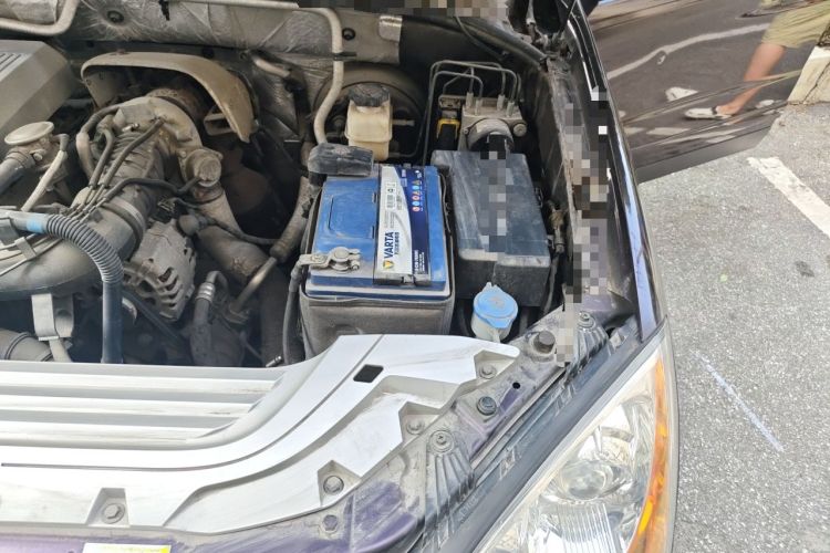 Used Roewe W5 2014 1.8T 2WD Automatic Tharu Special Edition Engine Bay Left