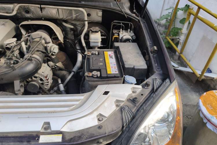 Used Roewe W5 2014 1.8T 2WD Automatic Tharu Special Edition Engine Bay Left