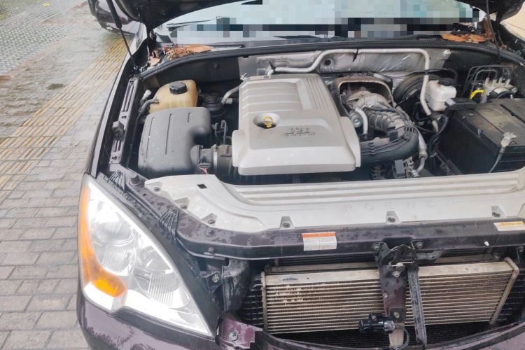 Used Roewe W5 2014 1.8T 4WD Automatic Haoyu Special Edition Engine Bay Right