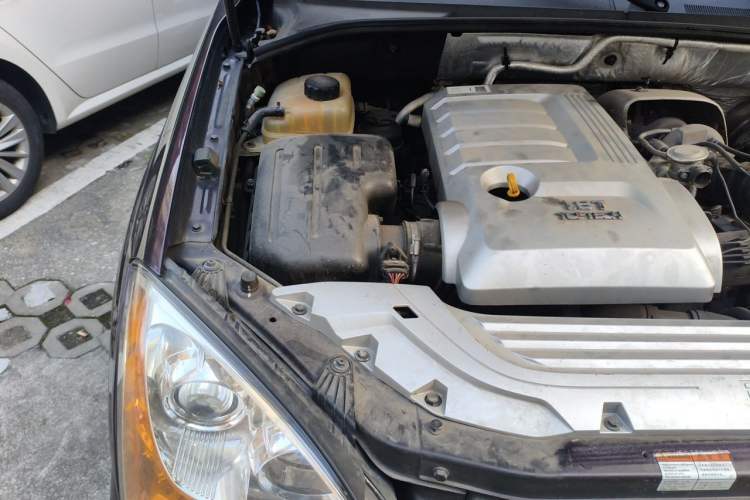 Used Roewe W5 2014 1.8T 2WD Automatic Tharu Special Edition Engine Bay Right