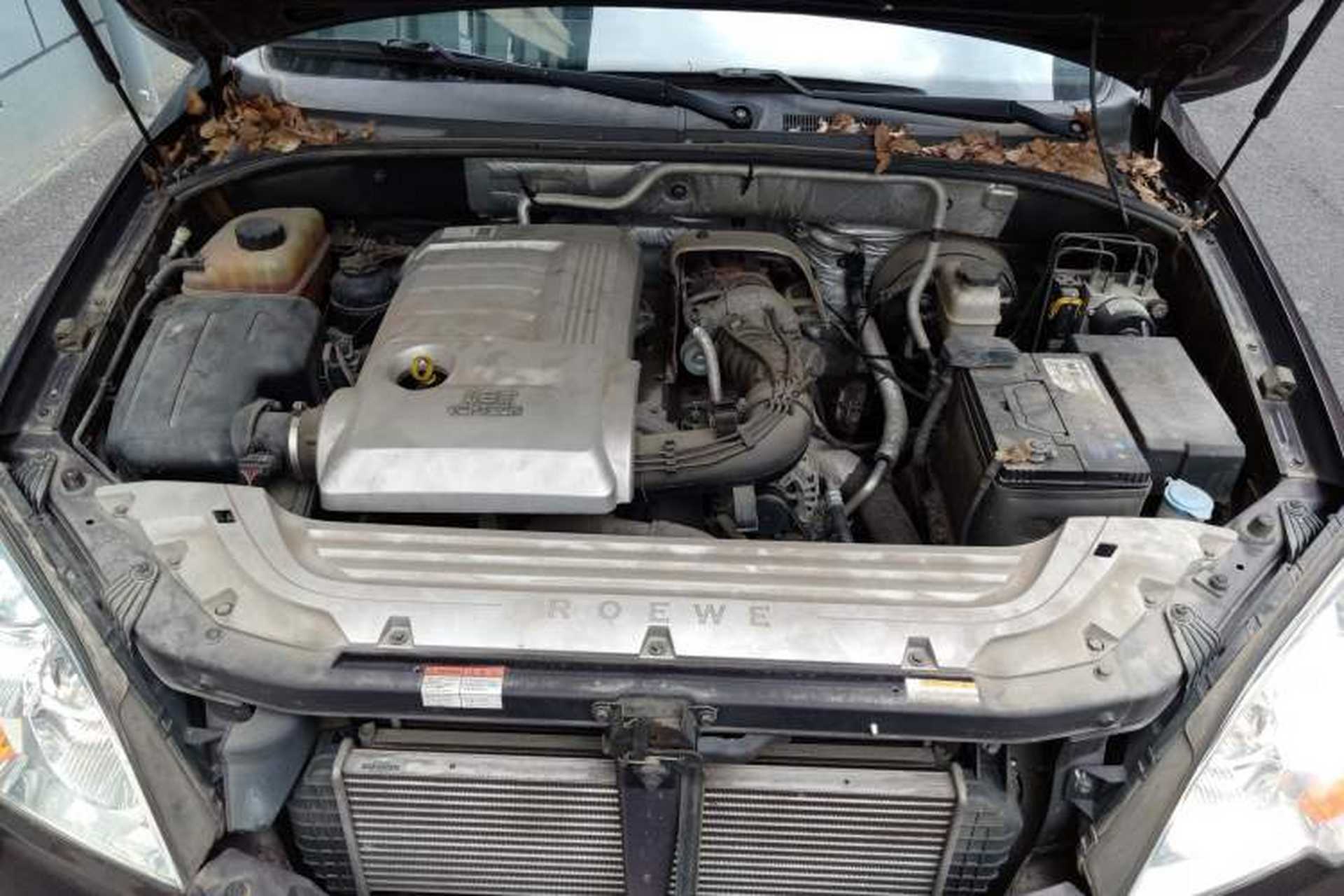 Used Roewe W5 2014 1.8T 2WD Automatic Tharu Special Edition Engine Bay