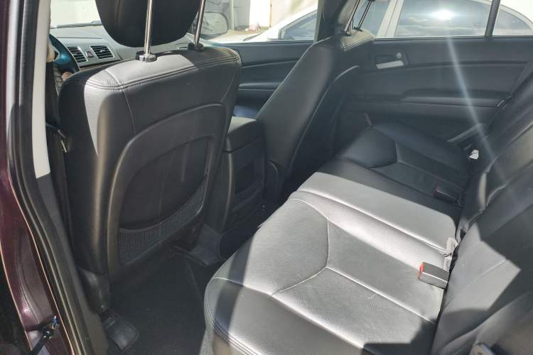 Used Roewe W5 2014 1.8T 4WD Automatic Haoyu Special Edition Interior 1