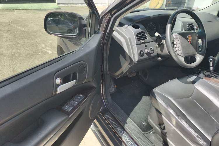 Used Roewe W5 2014 1.8T 4WD Automatic Haoyu Special Edition Interior 2
