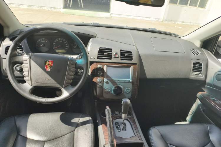 Used Roewe W5 2014 1.8T 4WD Automatic Haoyu Special Edition Interior 3