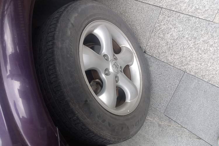 Used Roewe W5 2014 1.8T 4WD Automatic Haoyu Special Edition Left Front Wheel Hub