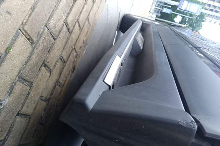 Used Roewe W5 2014 1.8T 4WD Automatic Haoyu Special Edition Left Side Sill