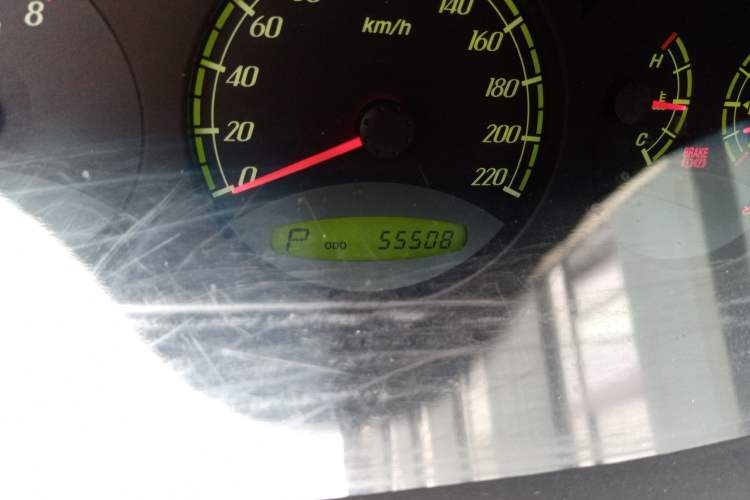 Used Roewe W5 2014 1.8T 2WD Automatic Tharu Special Edition Odometer Close Up