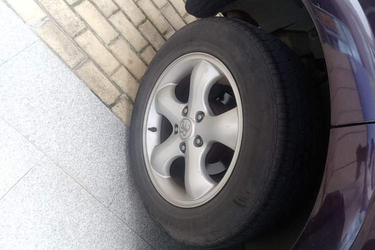 Used Roewe W5 2014 1.8T 4WD Automatic Haoyu Special Edition Right Rear Wheel Hub