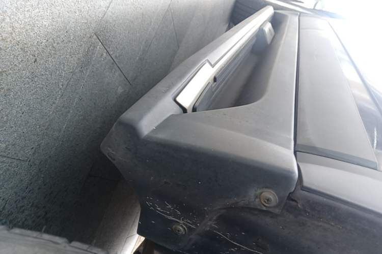 Used Roewe W5 2014 1.8T 4WD Automatic Haoyu Special Edition Right Side Sill