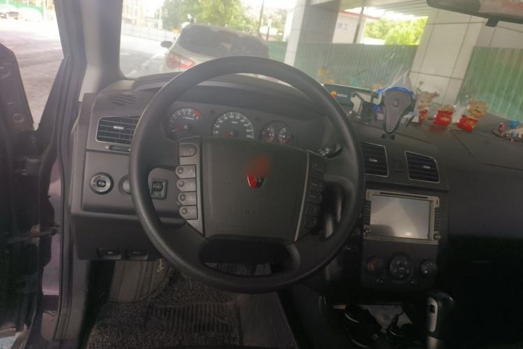 Used Roewe W5 2014 1.8T 2WD Automatic Tharu Special Edition Steering Wheel